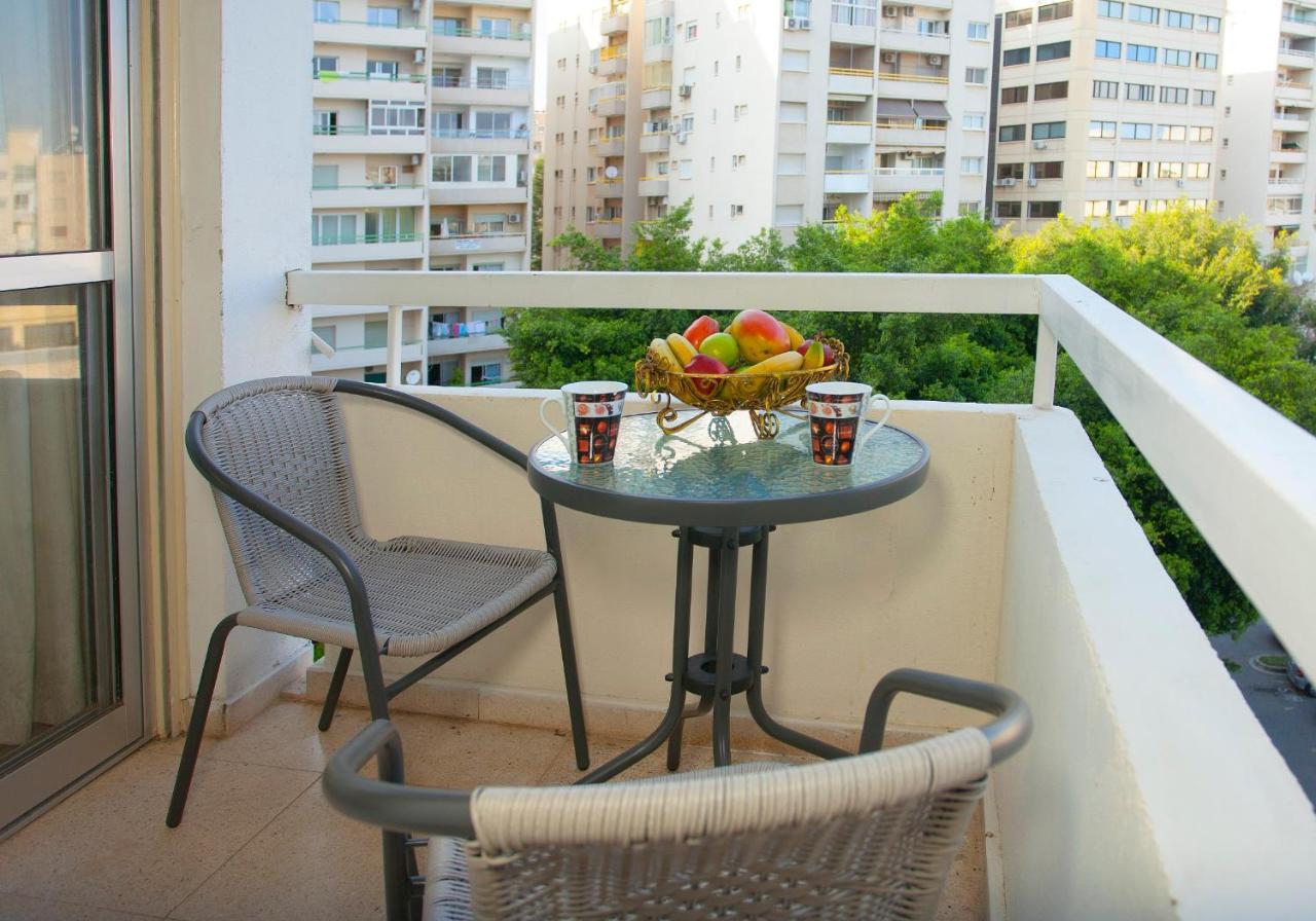 Poseidon Boutique Apartment 2 Лимасол Екстериор снимка