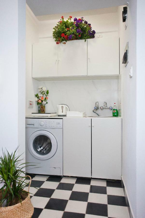 Poseidon Boutique Apartment 2 Лимасол Екстериор снимка